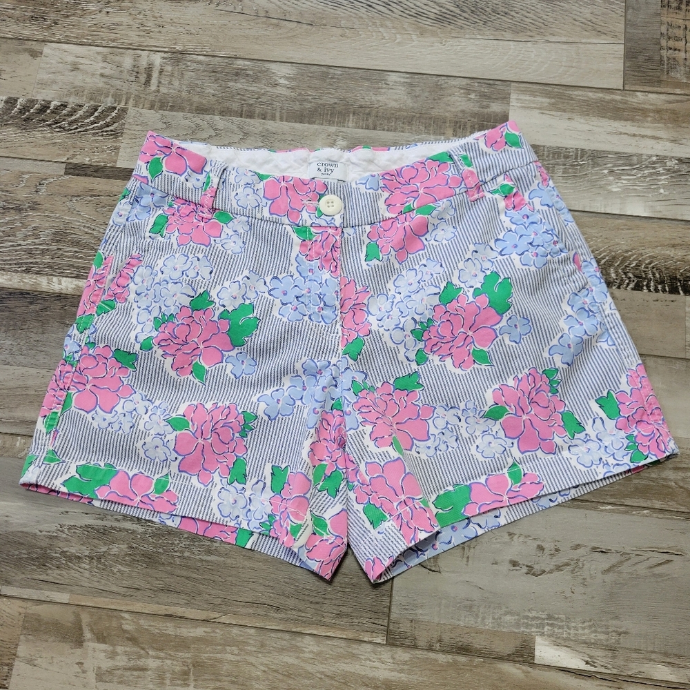 Crown & Ivy Caroline Floral Stripe Shorts Size 4P